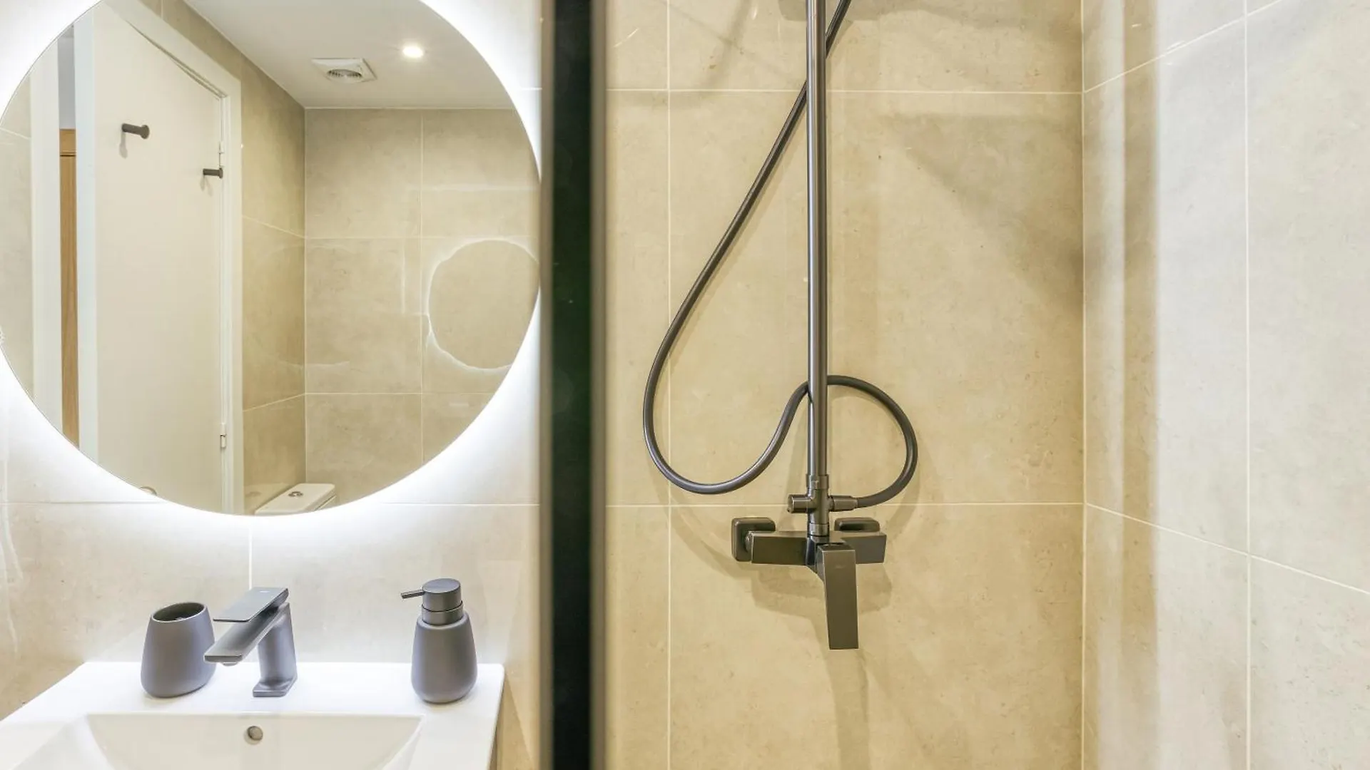 شقة Atic Sun Miami إمبوريابرافا